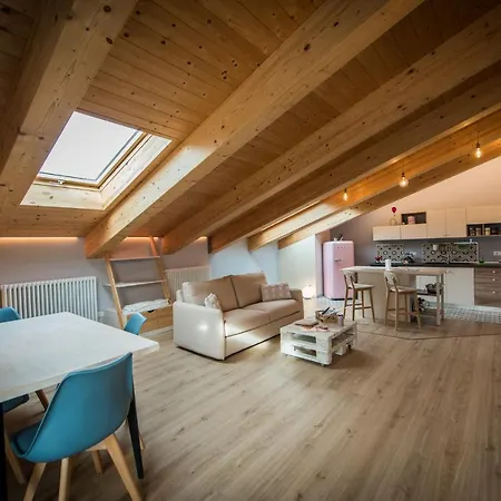 Loft 29 Mansardato Con Ampio Terrazzo Apartamento